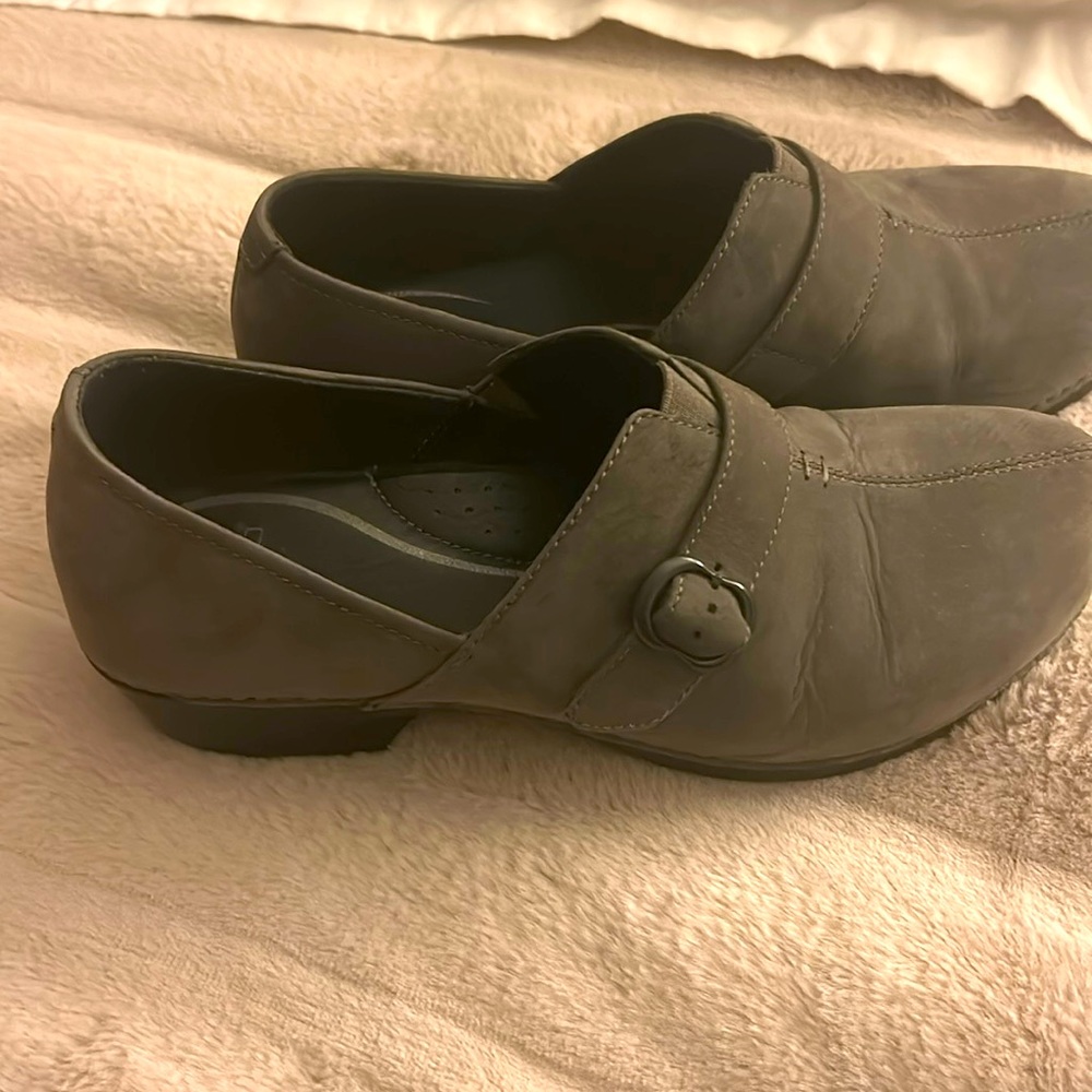 Tamara Nubuck Clogs